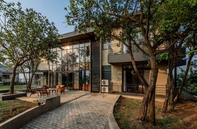 6 BHK LAKDAWALA BUNGALOW - LONAVALA