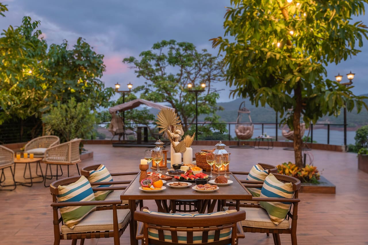 6 BHK GLASS HOUSE - PAWNA / LONAVALA